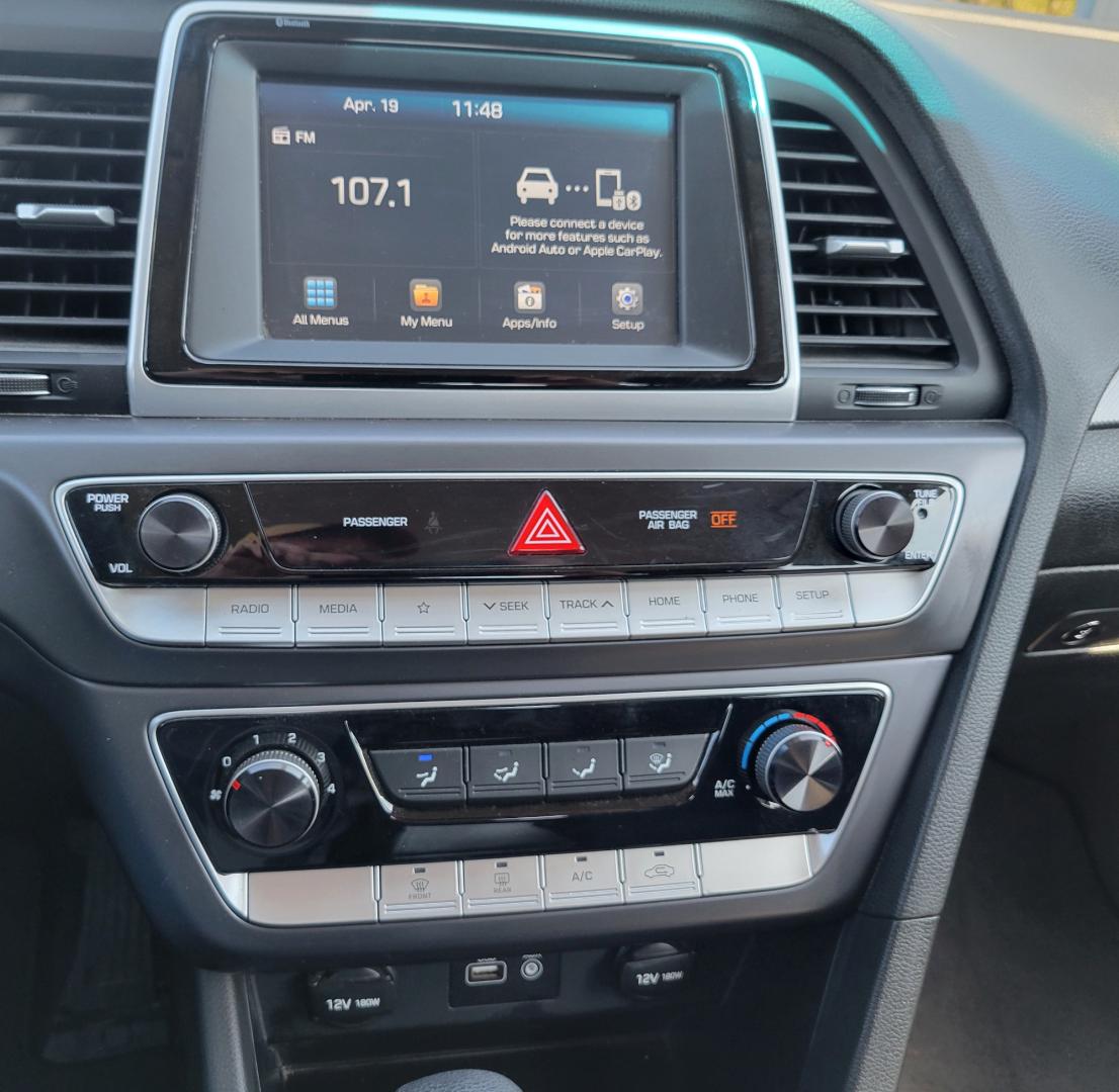 2018 Grey /Black Hyundai Sonata SE (5NPE24AF5JH) with an 2.4L I4 engine, 6 Speed Automatic transmission, located at 450 N Russell, Missoula, MT, 59801, (406) 543-6600, 46.874496, -114.017433 - Photo#15